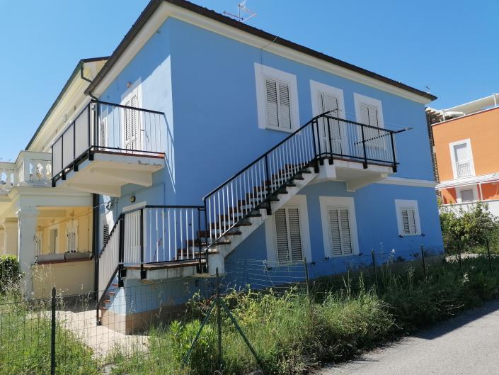 Image No.22-3 Bed Townhouse for sale