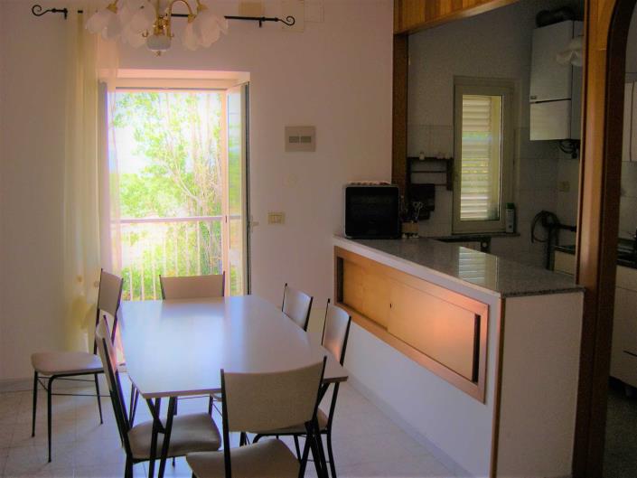 Image No.4-3 Bed Townhouse for sale