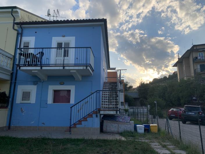 Image No.31-3 Bed Townhouse for sale