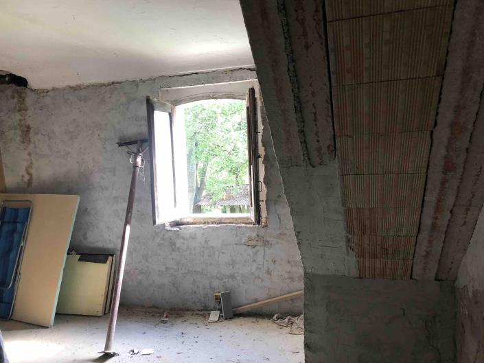 Image No.18-1 Bed Farmhouse for sale