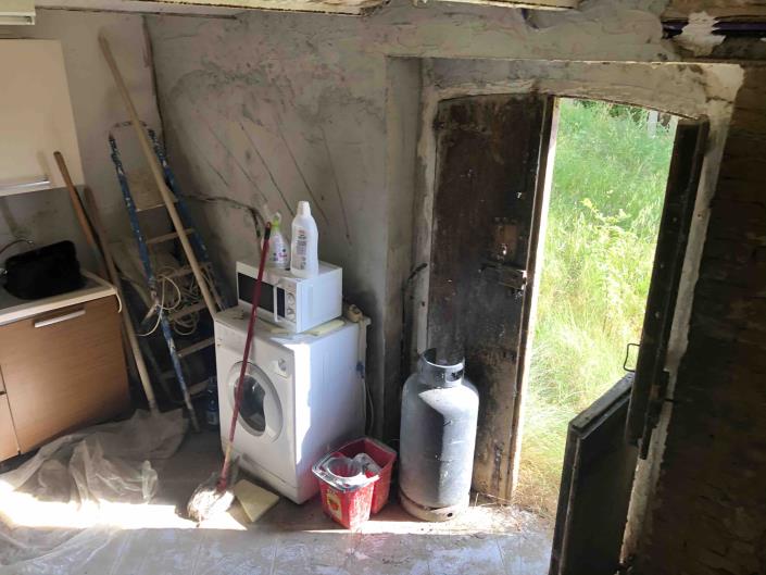 Image No.14-1 Bed Farmhouse for sale