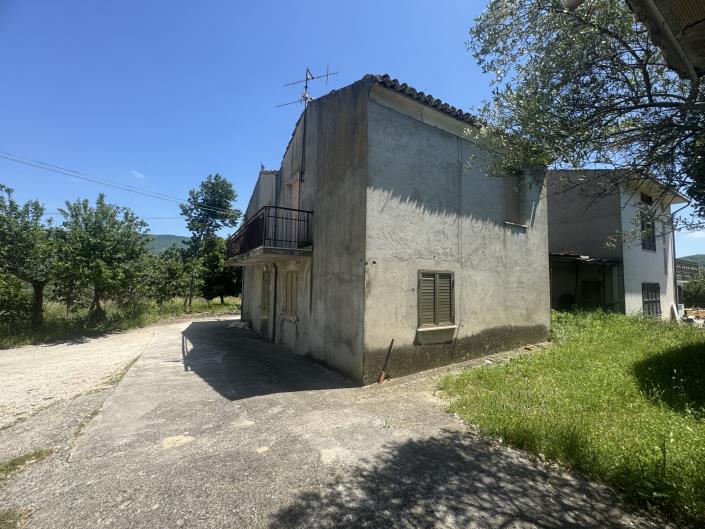 Image No.7-4 Bed House for sale