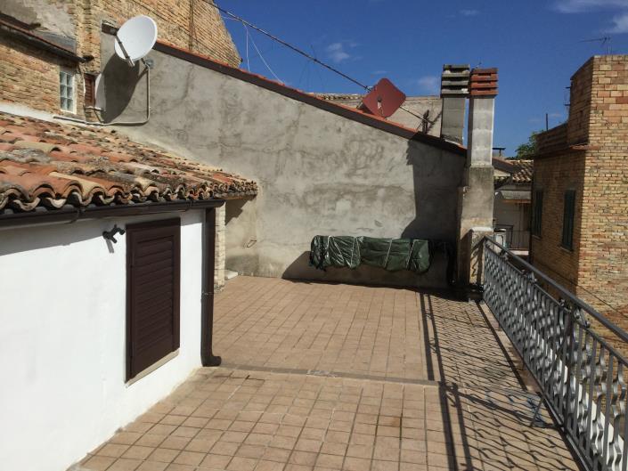 Image No.25-3 Bed Townhouse for sale