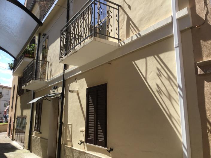 Image No.2-3 Bed Townhouse for sale