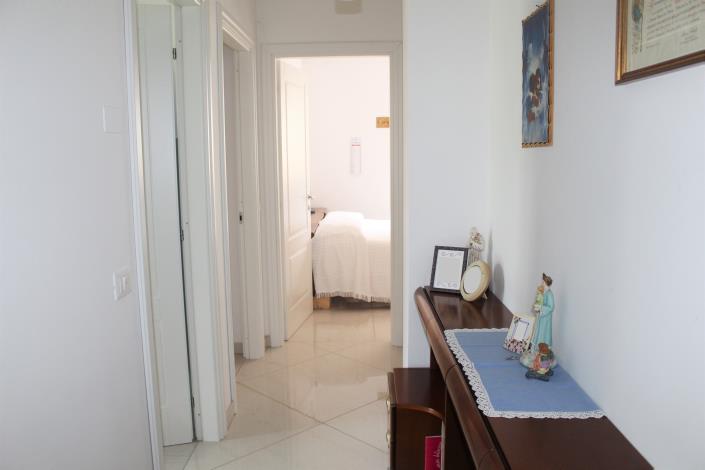 Image No.17-7 Bed Villa / Detached for sale