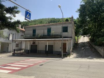 1 - Altino, Bar