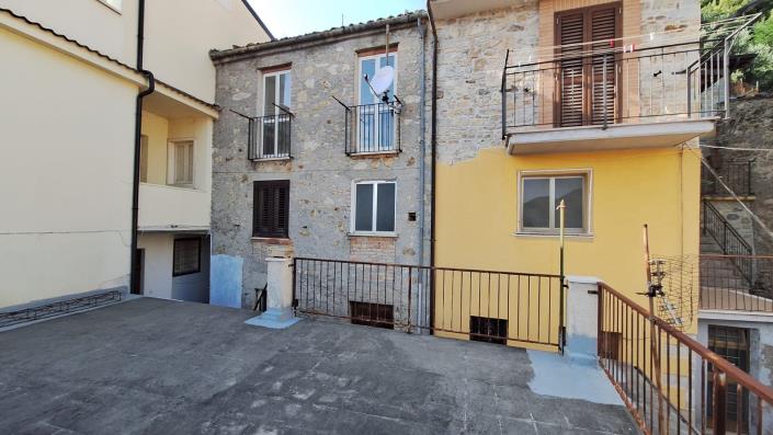 Image No.3-1 Bed Townhouse for sale