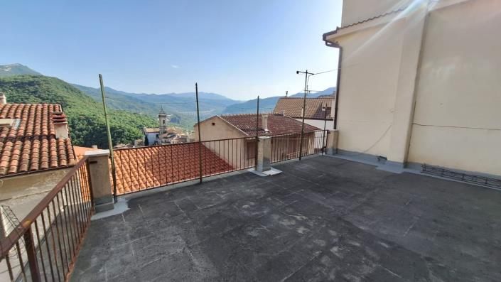 Image No.35-1 Bed Townhouse for sale