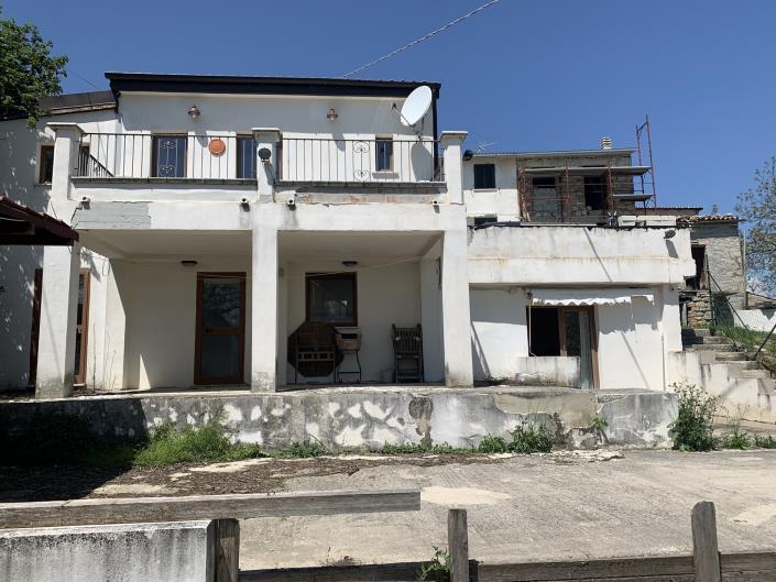 Image No.28-4 Bed Country Property for sale