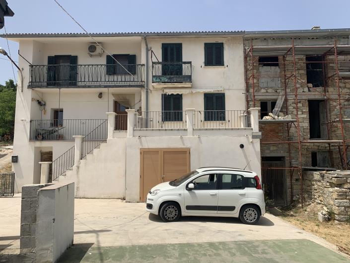 Image No.33-4 Bed Country Property for sale