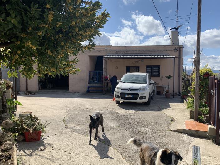 Image No.2-1 Bed Villa / Detached for sale