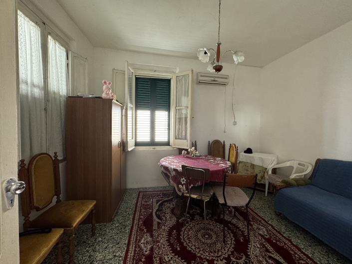 Image No.9-1 Bed Townhouse for sale