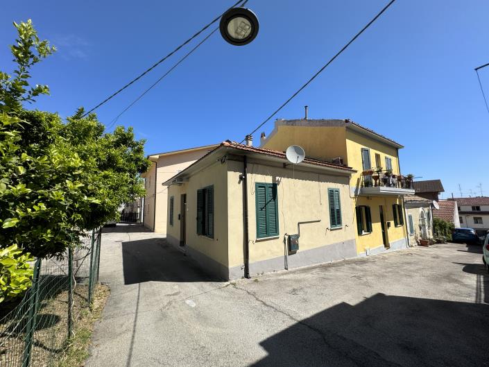 Image No.35-1 Bed Townhouse for sale