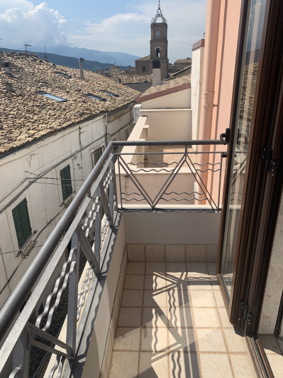 Image No.40-2 Bed Townhouse for sale