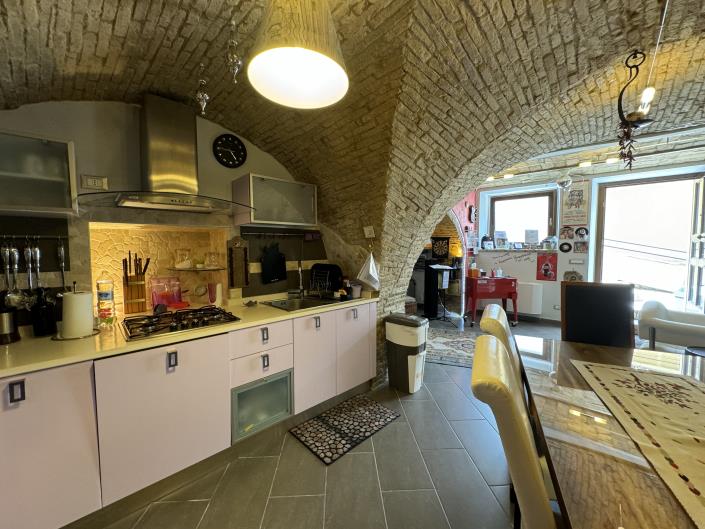 Image No.5-2 Bed Townhouse for sale