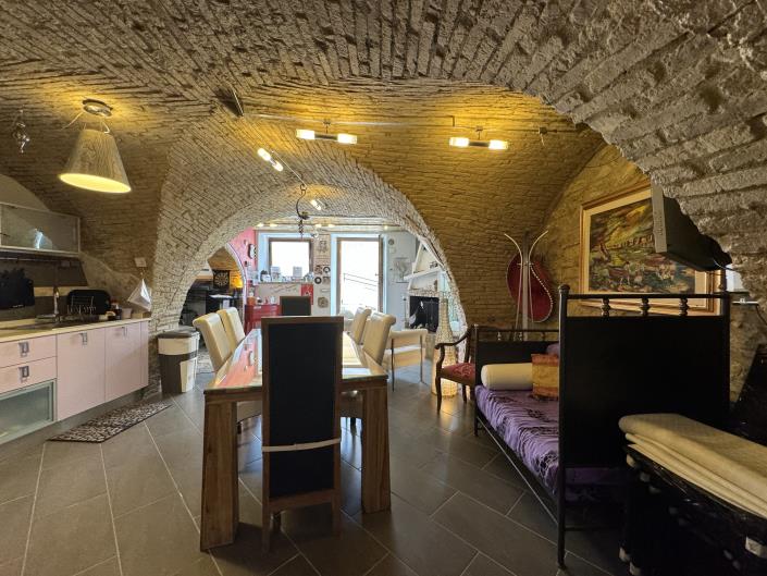 Image No.8-2 Bed Townhouse for sale