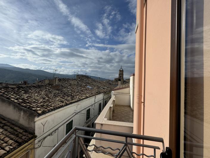 Image No.50-2 Bed Townhouse for sale