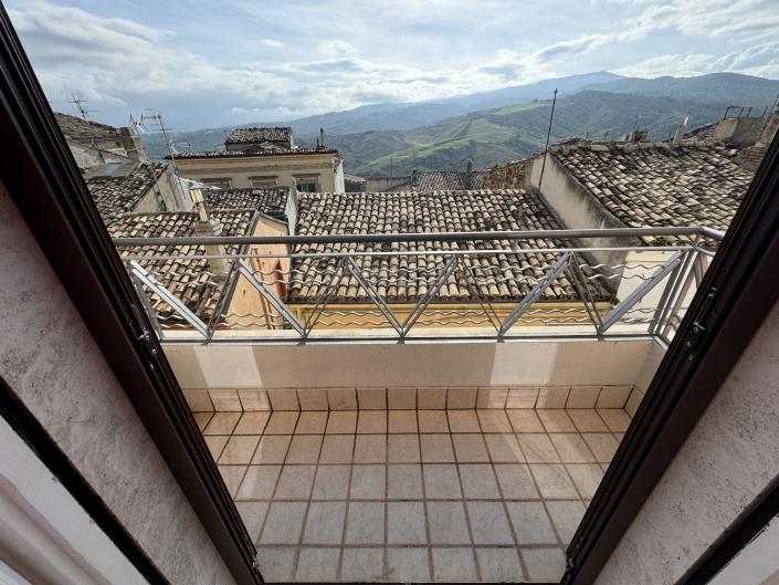 Image No.49-2 Bed Townhouse for sale