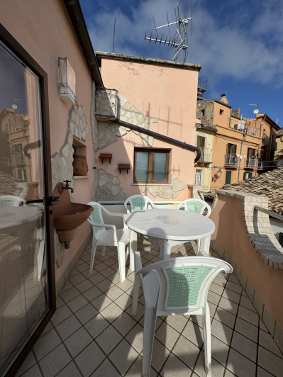 Image No.44-2 Bed Townhouse for sale