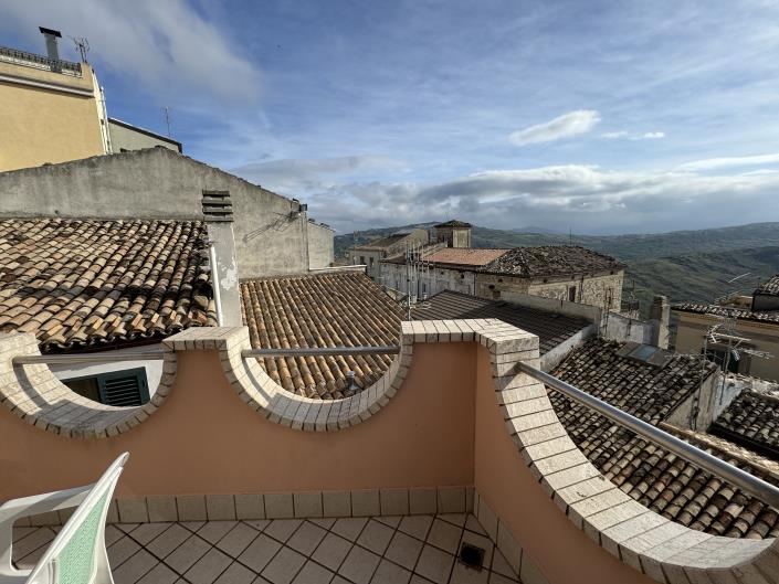 Image No.47-2 Bed Townhouse for sale