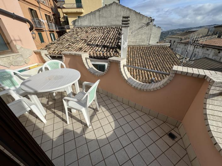 Image No.45-2 Bed Townhouse for sale