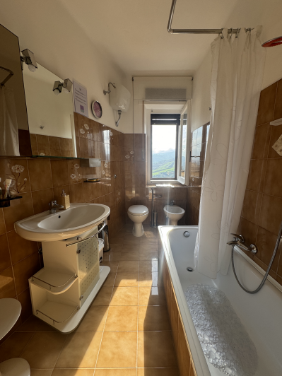 Image No.31-2 Bed Townhouse for sale