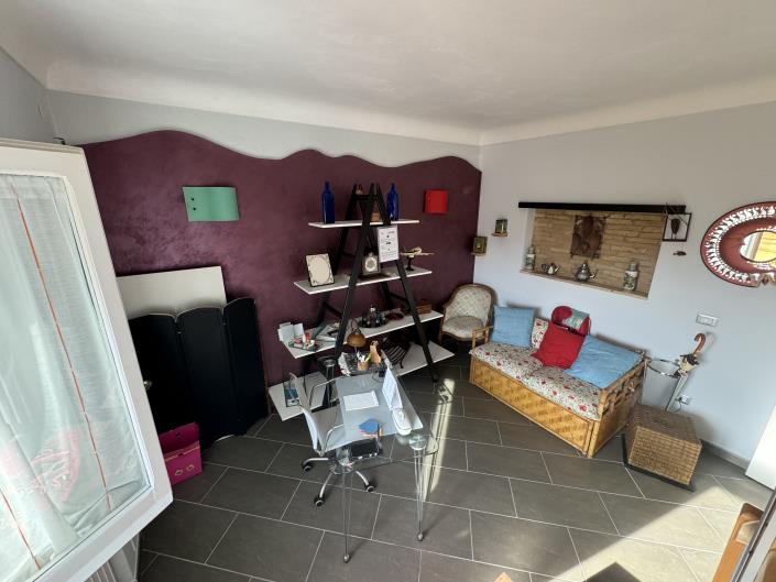 Image No.15-2 Bed Townhouse for sale