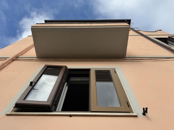 Image No.52-2 Bed Townhouse for sale