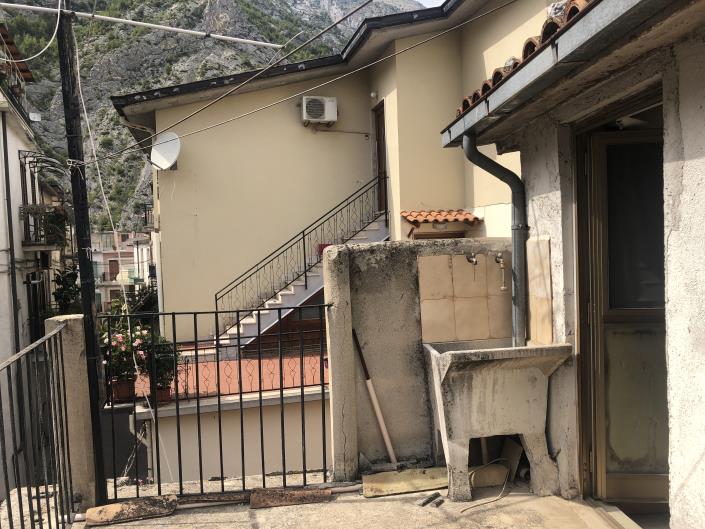 Image No.25-4 Bed Townhouse for sale