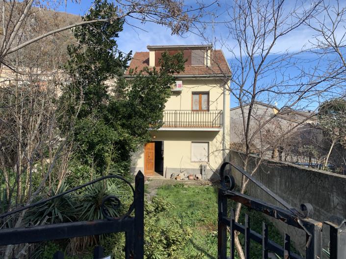 Image No.1-4 Bed Villa / Detached for sale