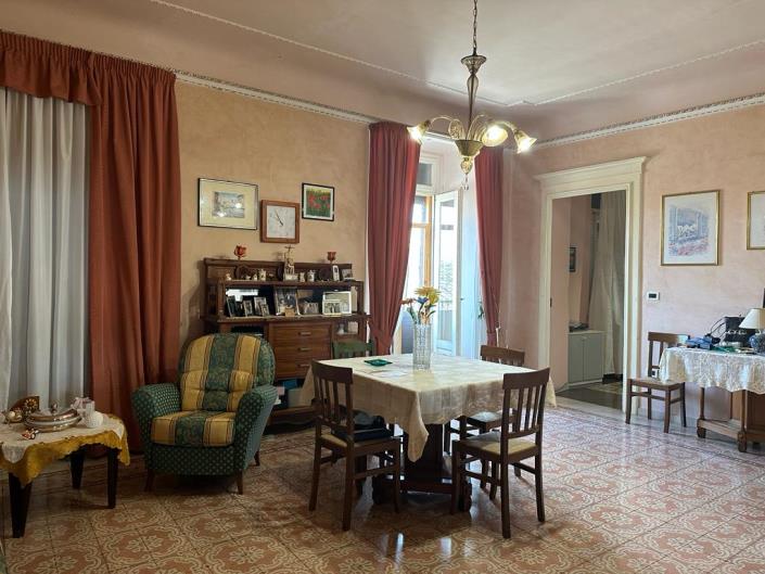 Image No.3-3 Bed Apartment for sale