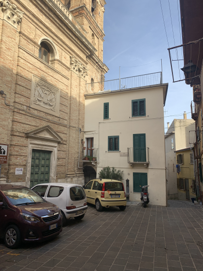 Image No.9-2 Bed Townhouse for sale