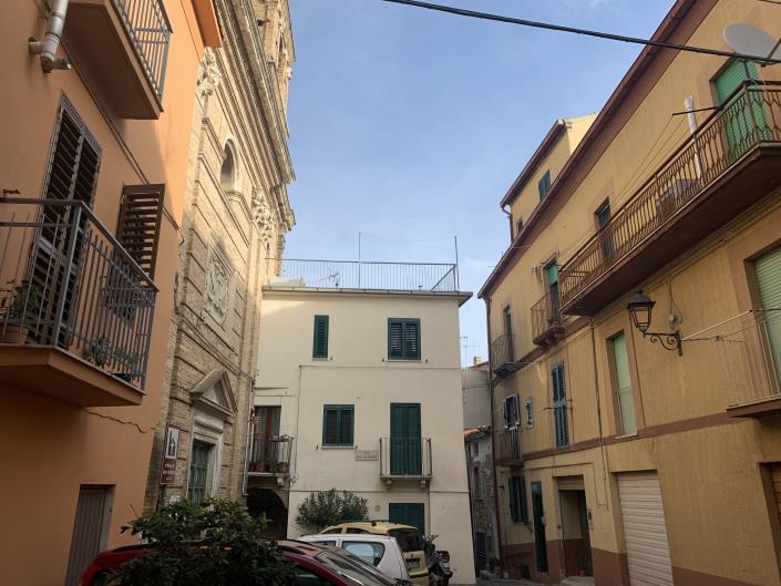 Image No.4-2 Bed Townhouse for sale