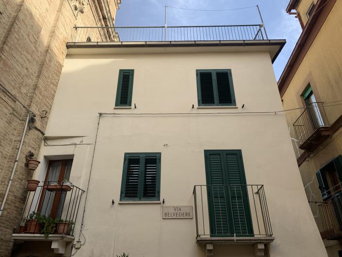 Image No.2-2 Bed Townhouse for sale