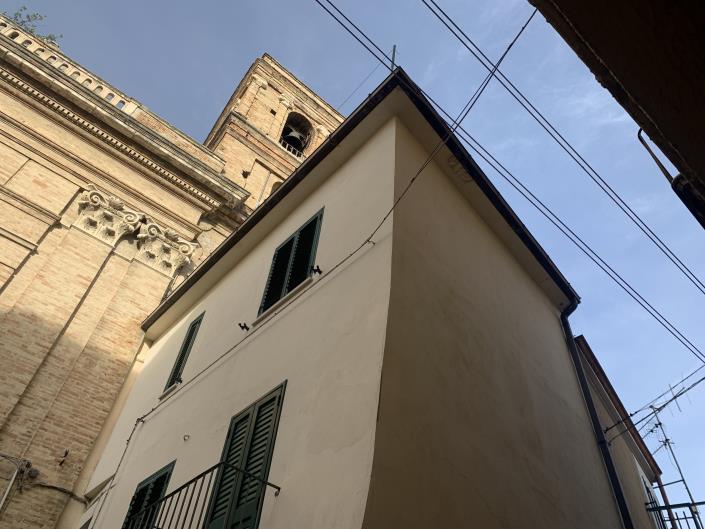 Image No.10-2 Bed Townhouse for sale