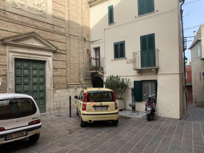 Image No.41-2 Bed Townhouse for sale