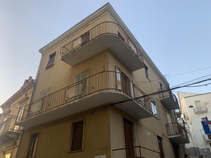 Image No.48-4 Bed Townhouse for sale