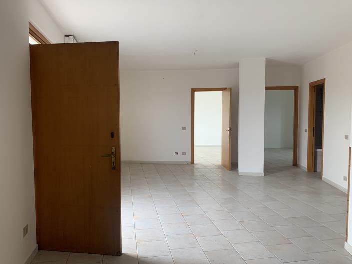 Image No.18-5 Bed Property for sale