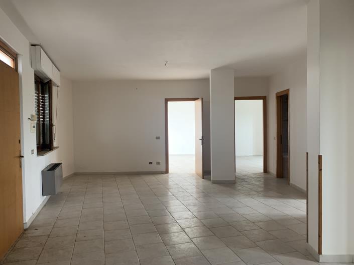 Image No.20-5 Bed Property for sale