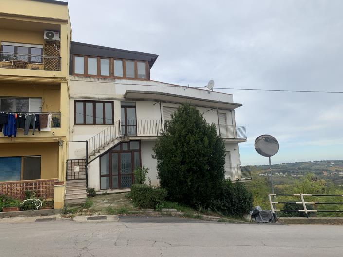 Image No.31-5 Bed Property for sale