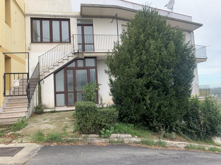 Image No.2-5 Bed Property for sale