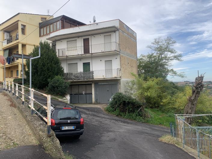 Image No.55-5 Bed Property for sale