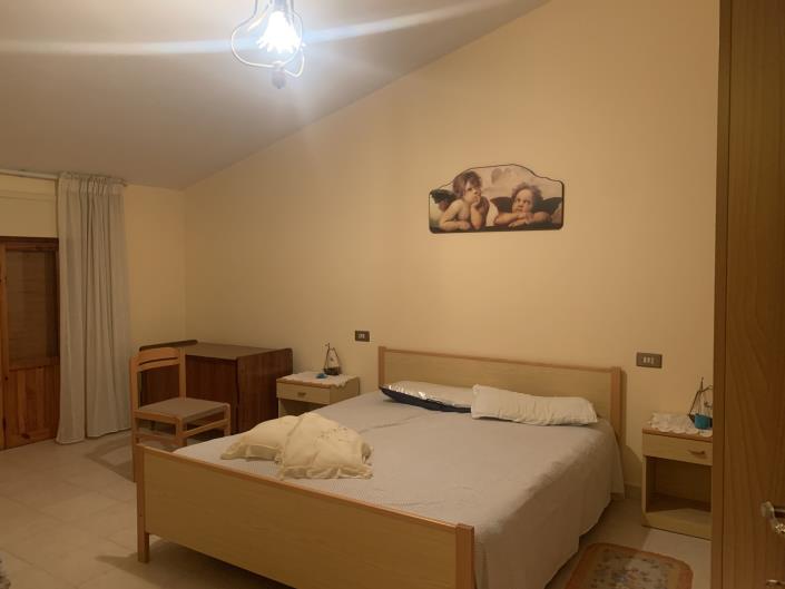 Image No.54-5 Bed Country Property for sale