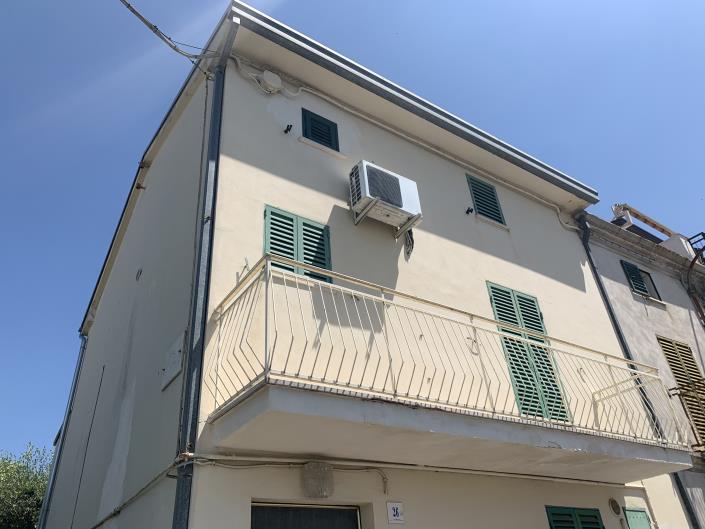 Image No.3-4 Bed Townhouse for sale