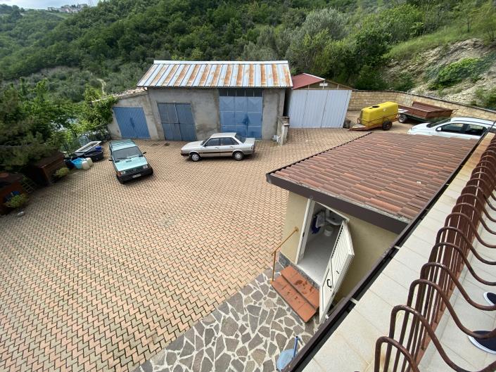 Image No.37-3 Bed Country Property for sale