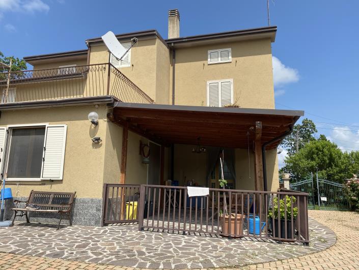 Image No.43-3 Bed Country Property for sale