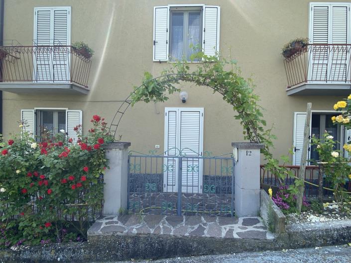 Image No.28-3 Bed Country Property for sale