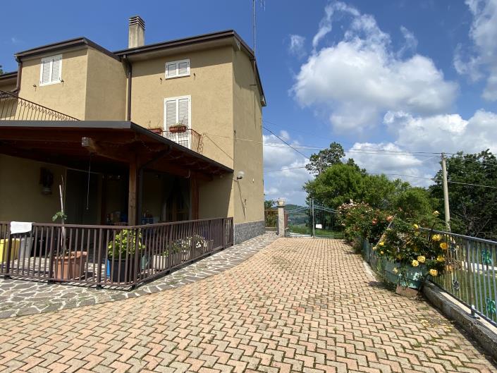 Image No.52-3 Bed Country Property for sale