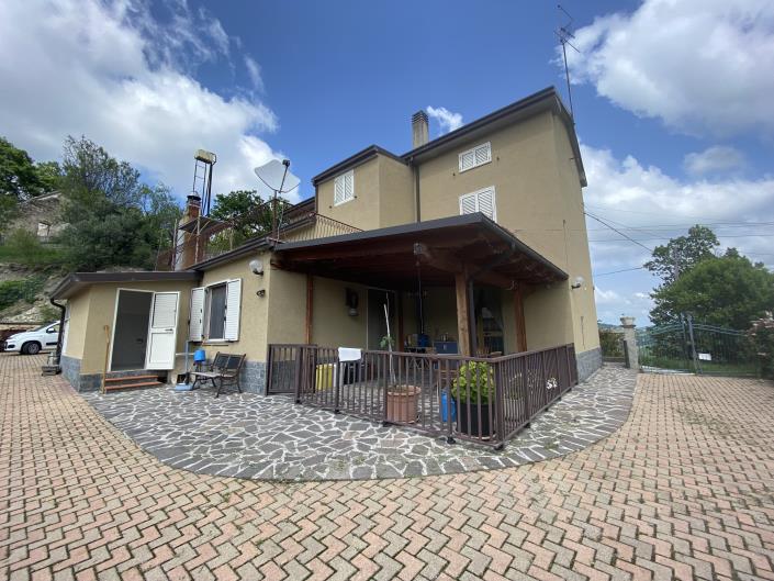 Image No.55-3 Bed Country Property for sale