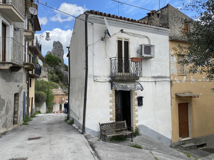 Image No.1-Maison de village de 1 chambre à vendre à Pennadomo
